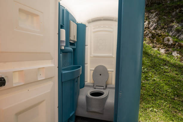 Best Porta potty delivery and setup  in Kidron, OH